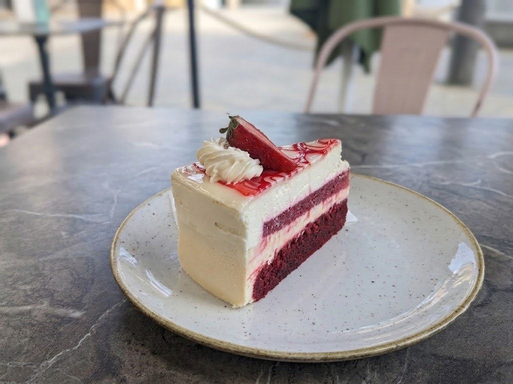 Porcion de torta red velvet